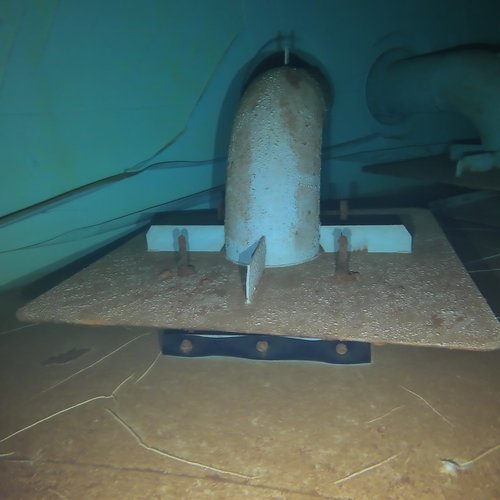 Sprinklertank-Inspektion: Stahltank, 5 Jahre – Stuetze Flansch Bodensicht Sedimente